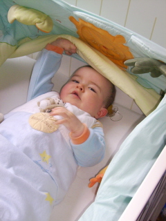 ...en insistant bien sur le bras droit...