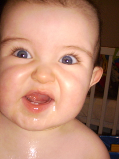 ...faire la grimace...