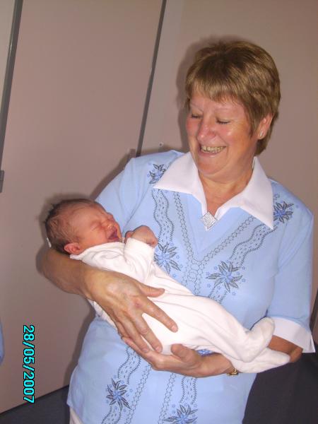 Et l� c'est Mamie!