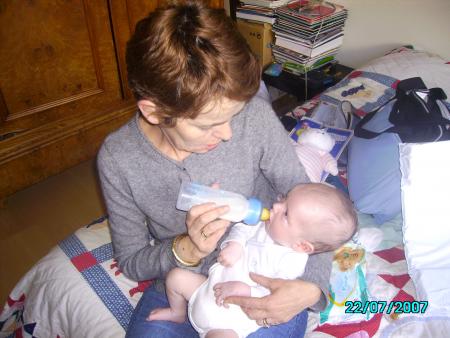 Pause biberon avec Grand-M�re