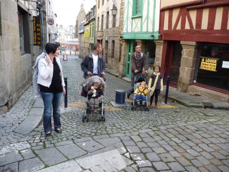 Dans les rues de St-Brieuc avec Yannick, St�phanie, Meghan et Noah